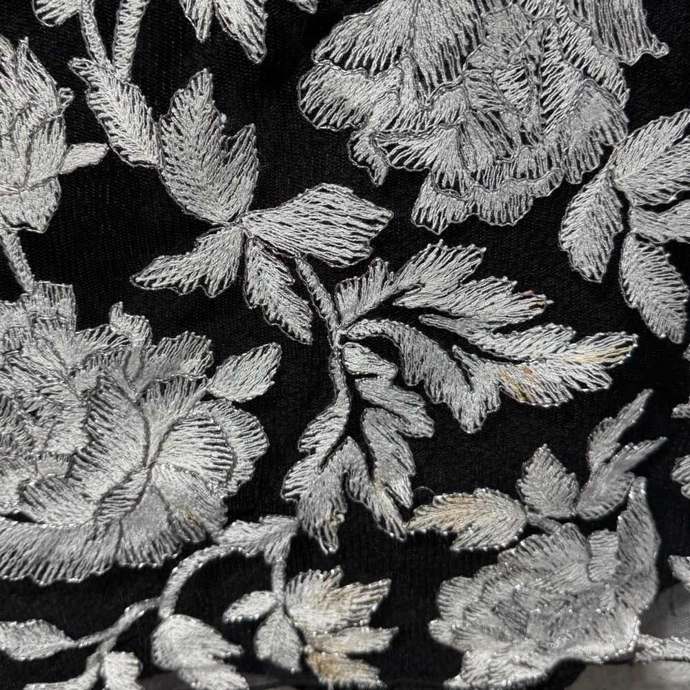 Tadashi Shoji Sentei Gown Ivory Black Embroidered Floral Formal Dress 20Q READ - Picture 13 of 16